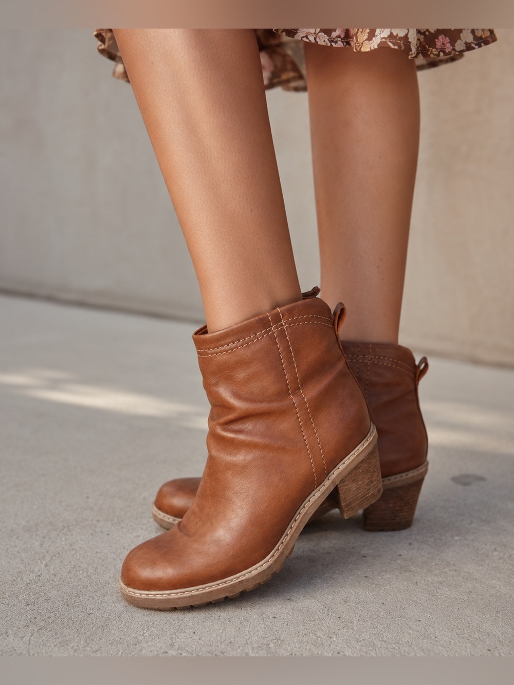 Zodiac Greyson Women's Leather Lug-Sole Ankle Boots